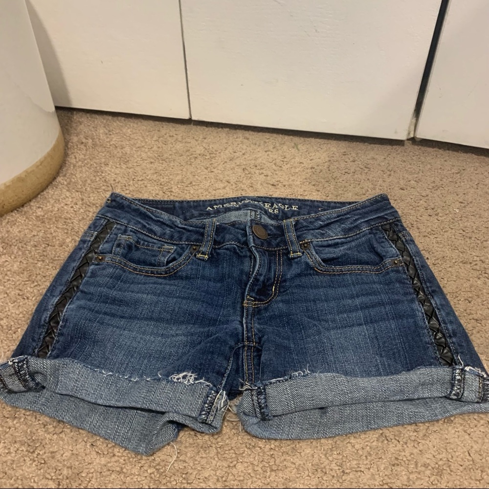 American eagle leather side jean shorts